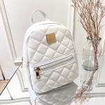 Mini Mochila Bandolera Capitoneada Simil Cuero Moderna Chica - Imagen 9