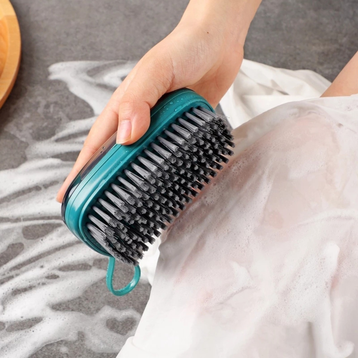 Cepillo Dispensador Jabon Limpieza Calzado Ropa Baño Cocina - Imagen 3