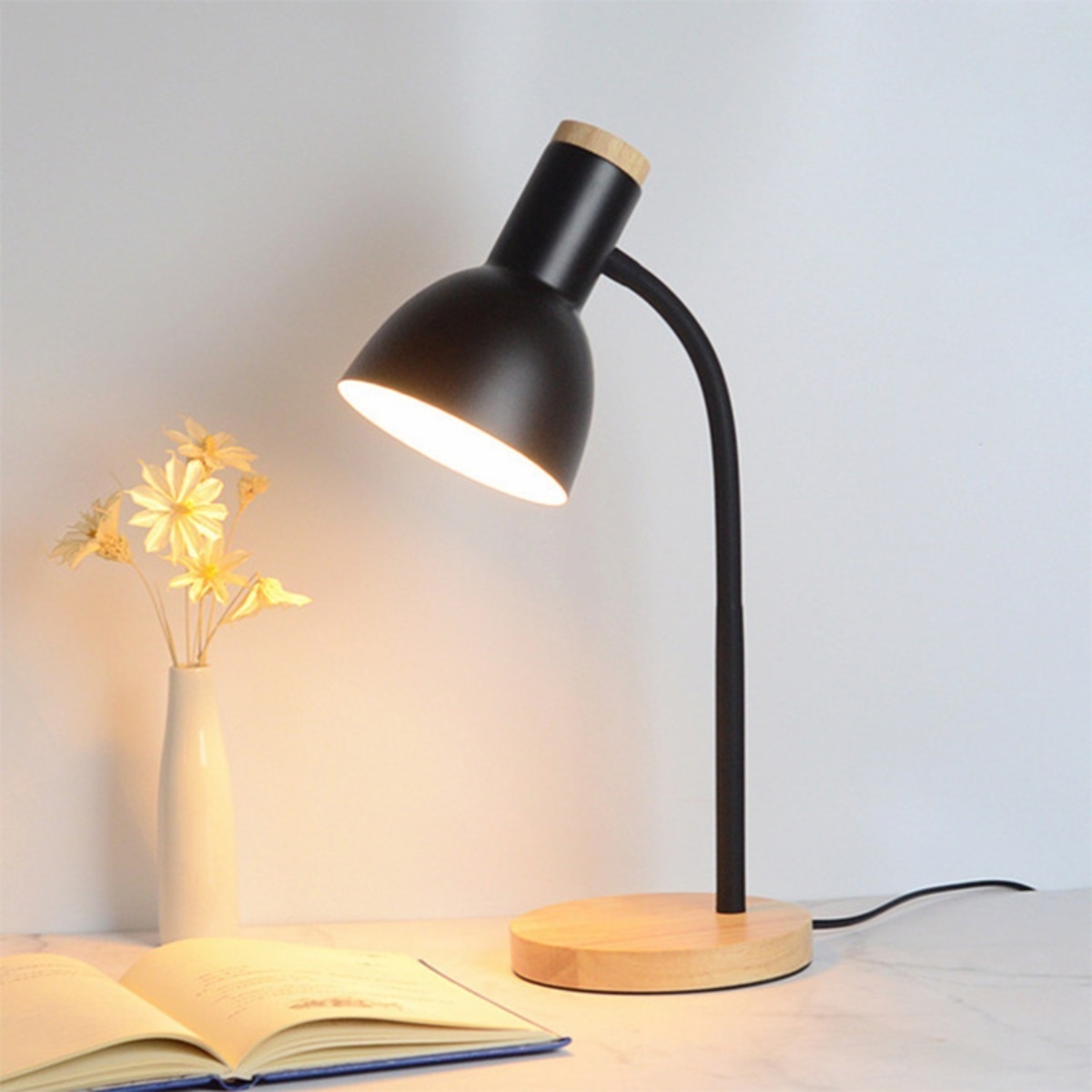 Lampara De Escritorio Nordica En Metal Y Madera - Flexible - Imagen 14
