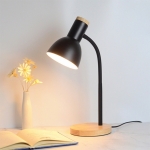 Lampara De Escritorio Nordica En Metal Y Madera - Flexible - Imagen 14