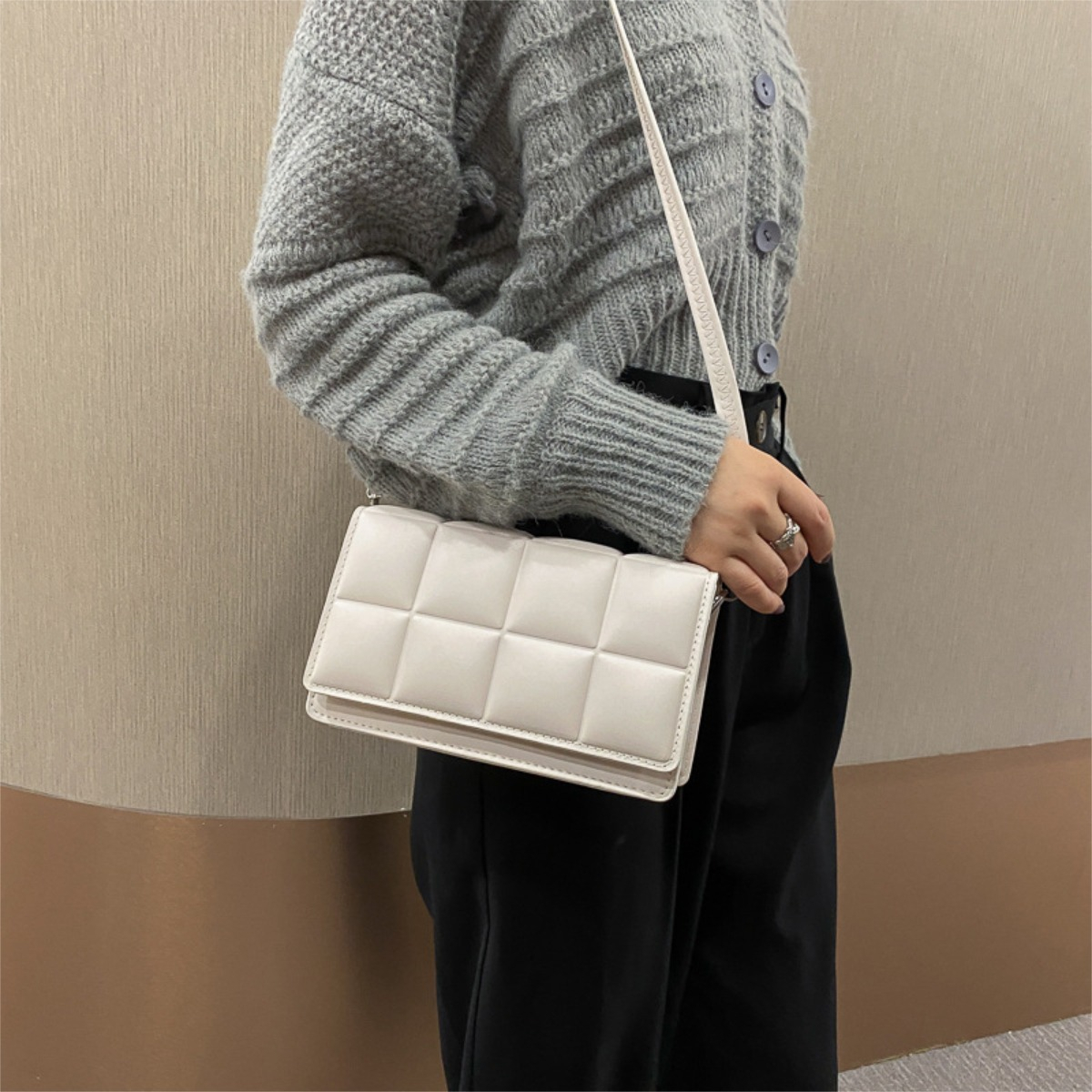 Bandolera Cartera P/ Mujer A Cuadros Capitoneada Moderna - Imagen 4