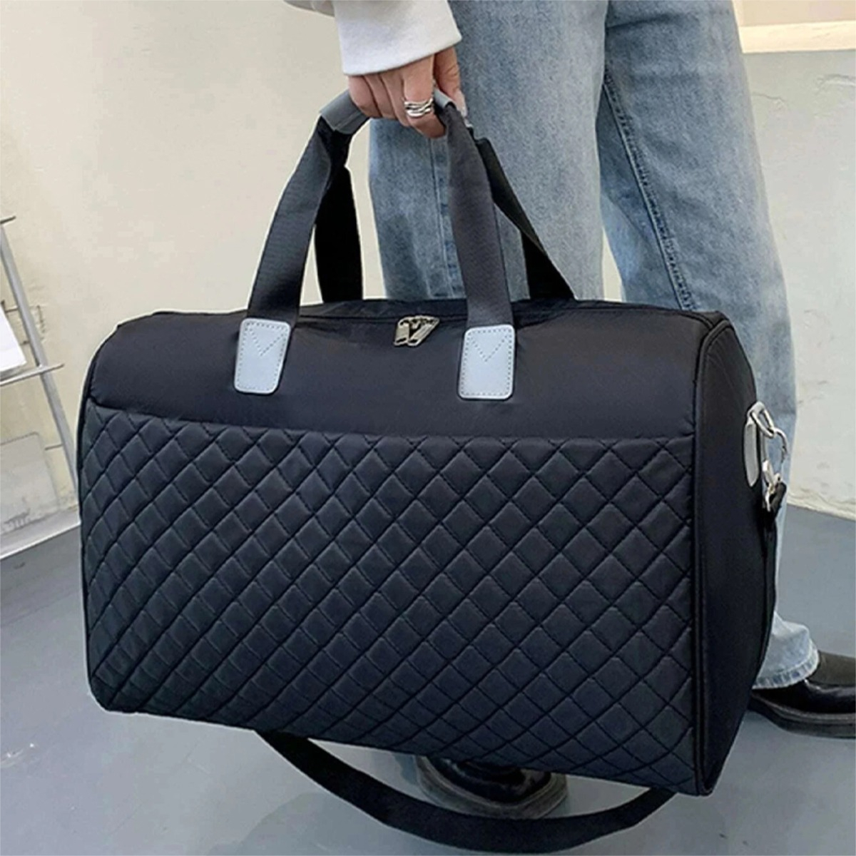 Bolso Diseño Capitoneado Para Mujer Ideal Deportivo - Imagen 4