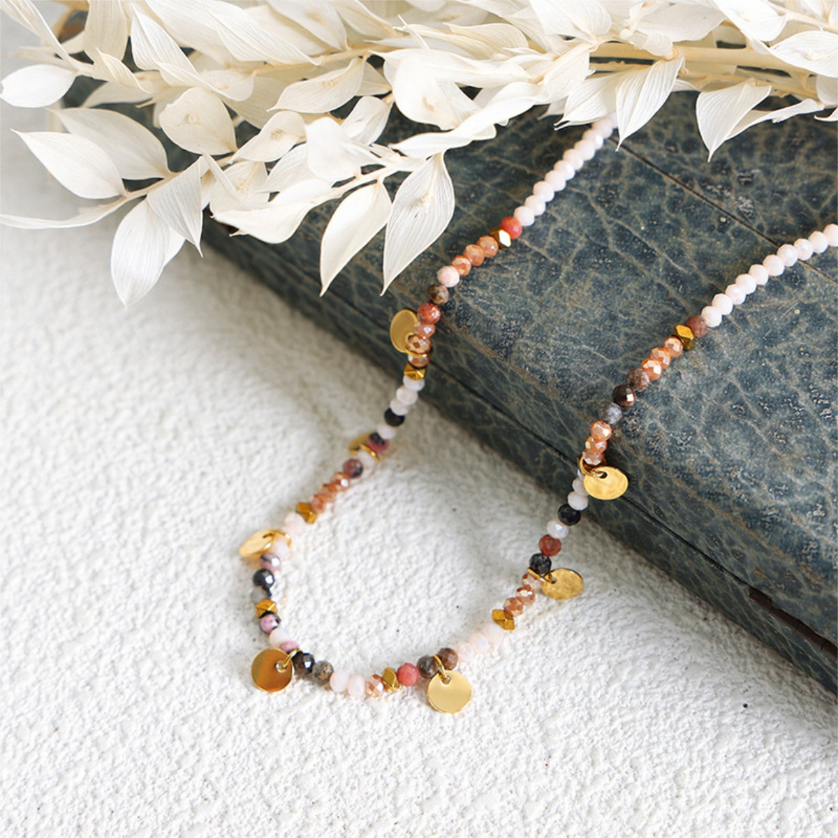 Collar De Cuentas De Piedras Naturales Con Detalles Boho - Imagen 4