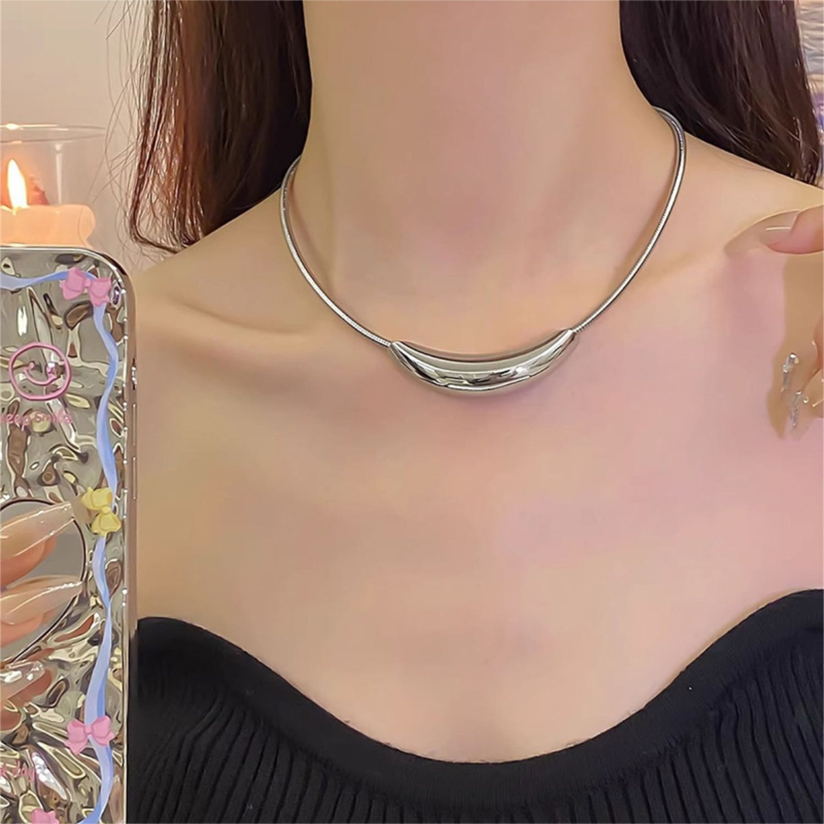 Collar Rigido Gargantilla Choker Moderno Con Detalle Curvo - Imagen 2