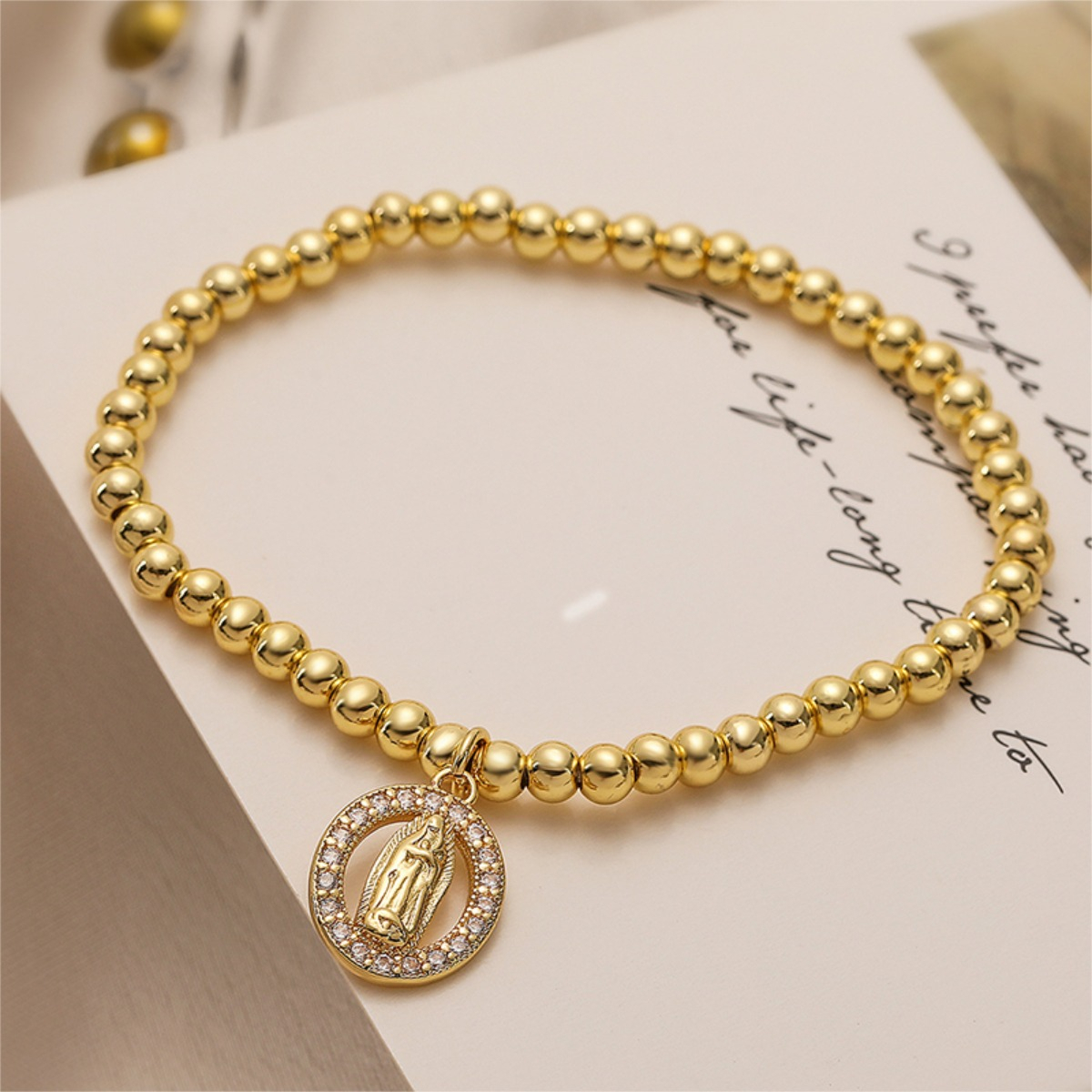 Pulsera Con Colgante Dije Catolico Delicado - Imagen 2