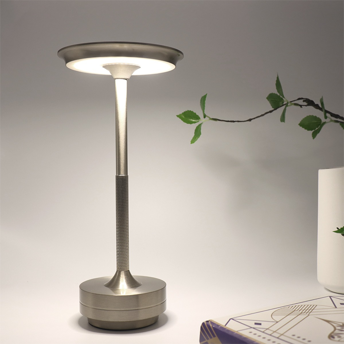 Lámpara Portatil De Mesa Inalambrica Usb Táctil De Acero - Imagen 8