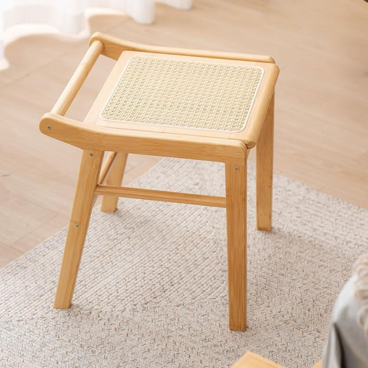Taburete Banco Nórdico Bajo Cuadrado De Ratan Y Madera - Imagen 2