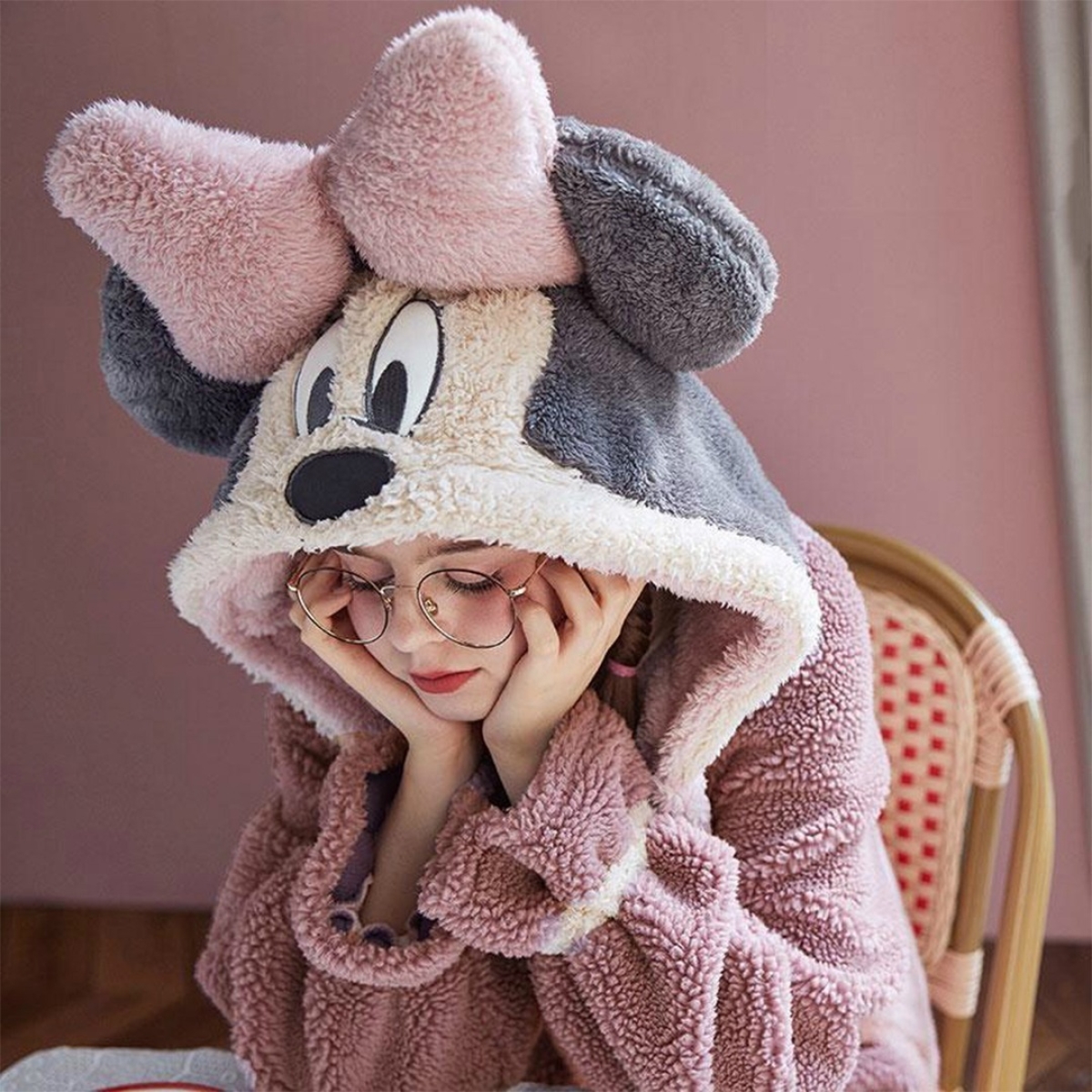 Bata Pijama Salto De Cama De Felpa Diseño Minnie Mouse - Imagen 6