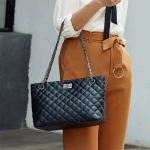 Bolso Cartera Capitoneado En Cuero Pu Con Correa Cadena Negro Geométrico Níquel - Imagen 4
