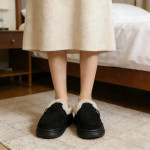 Pantuflas Mujer Tipo Mocasín Con Corderito Y Hebilla - Imagen 2